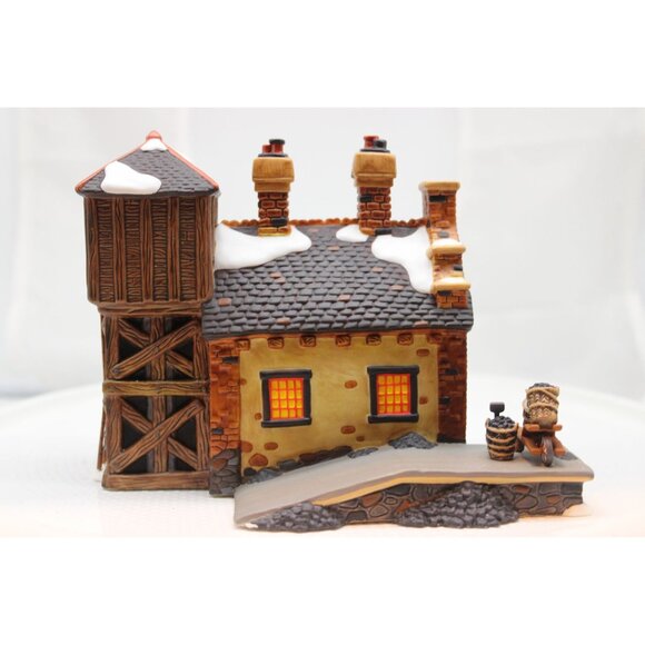 Dept 56 Diskens Village - The Locomotive Shed & Water Tower - Picture 3 of 6